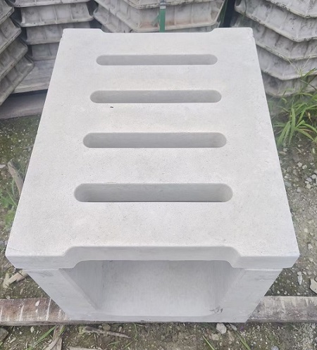 水泥雨水篦子圖片，水泥雨水篦子高清圖片，水泥雨水篦子成品圖片，水泥雨水口立篦子圖片，四孔水泥雨水篦子圖片